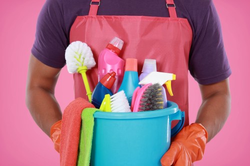 Curtain cleaning service for Uxbridge homes with a focus on dust removal and fabric care